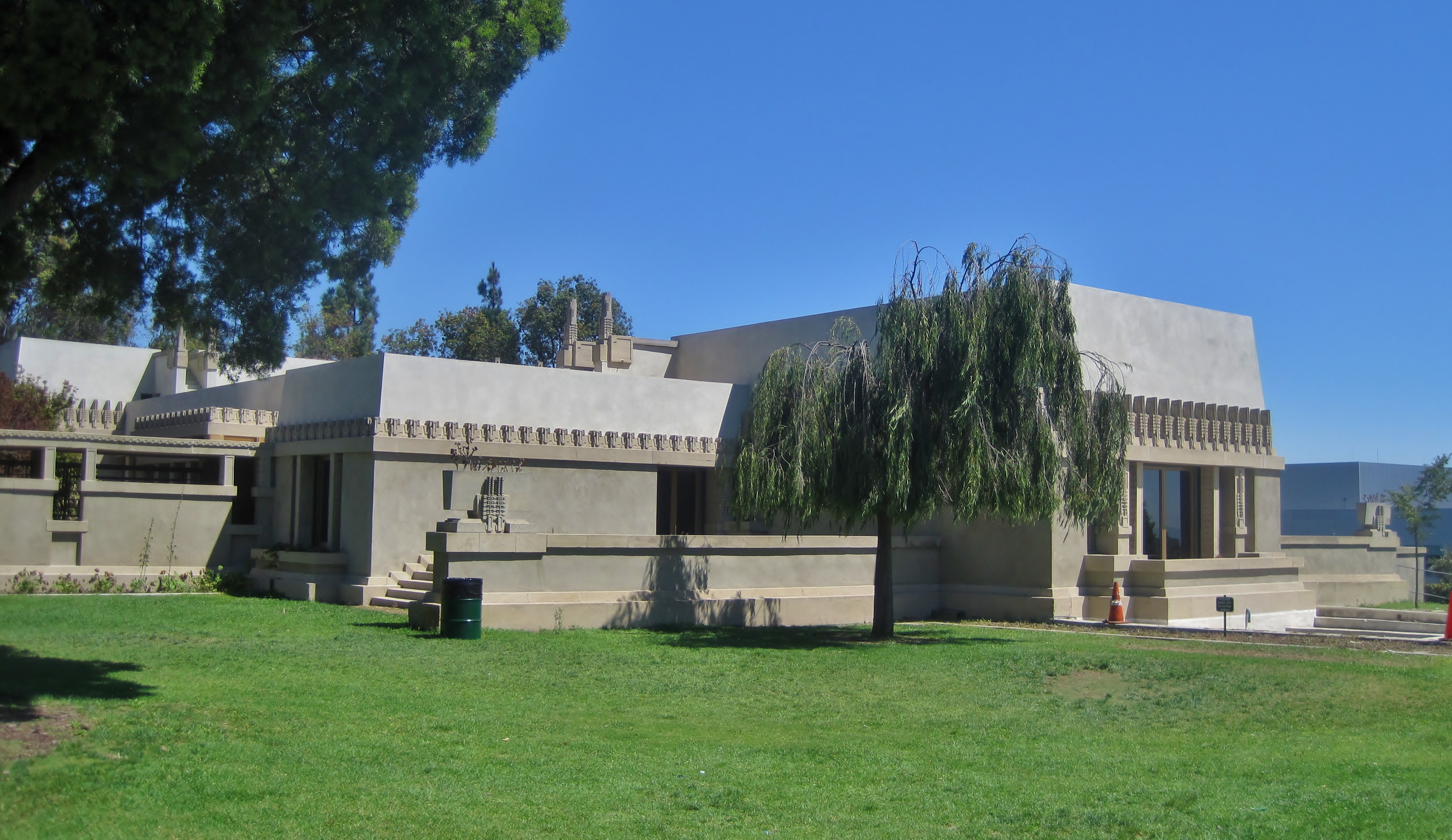 Hollyhock House