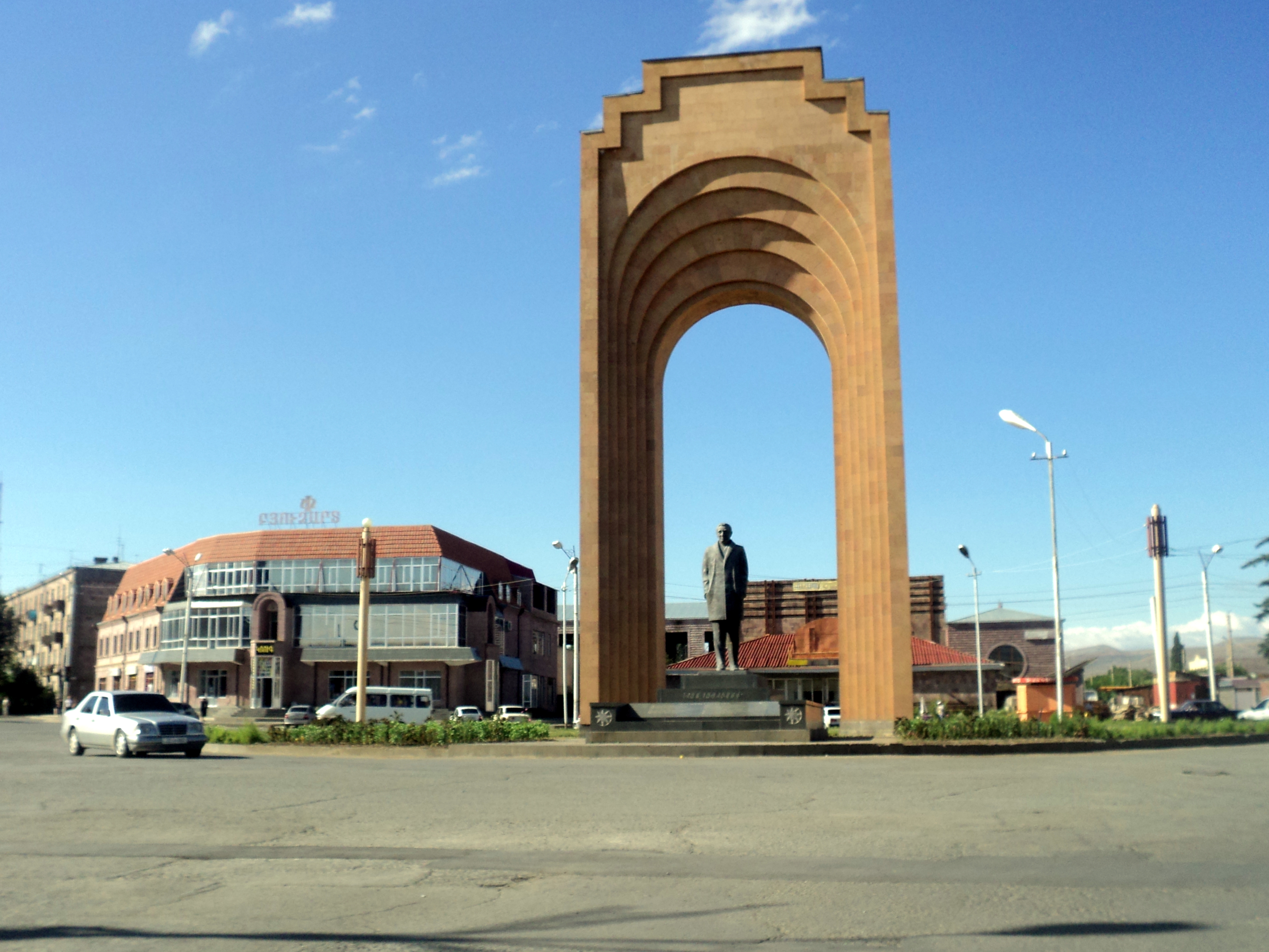 Charles Aznavour Square, Gyumri