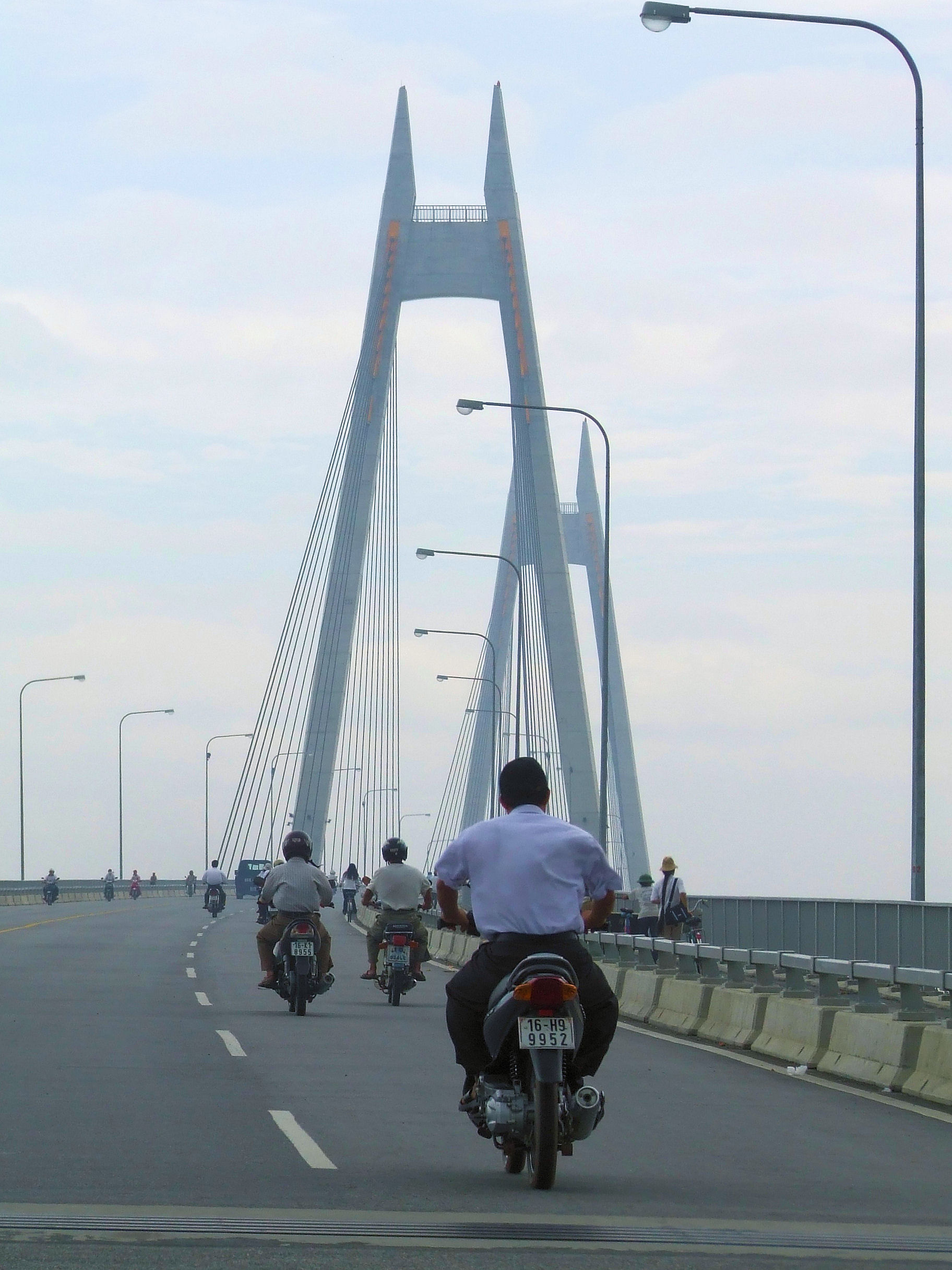 Bính Bridge