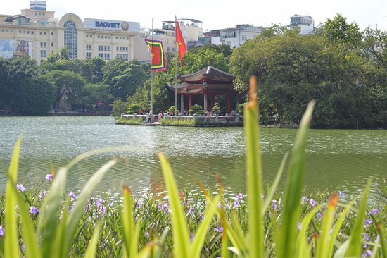 Hoàn Kiếm Lake