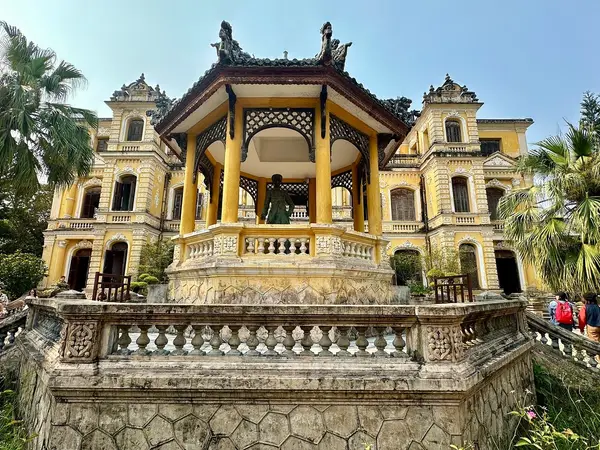 An Dinh Palace
