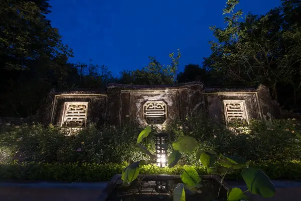 An Hien Garden House after dark