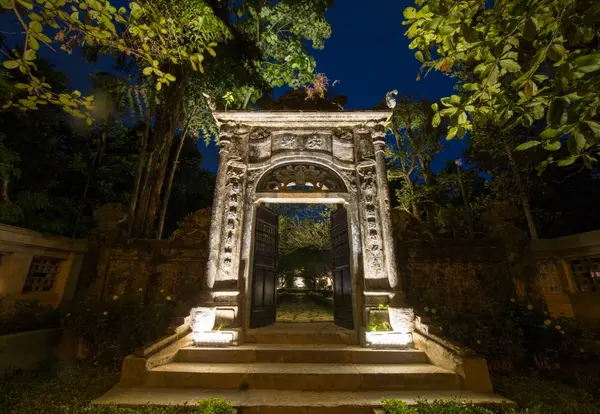 An Hien Garden House after dark