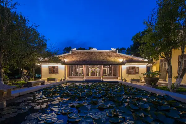 An Hien Garden House after dark