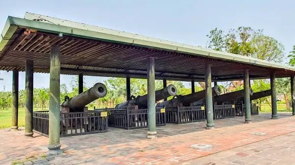 Nine Holy Cannons