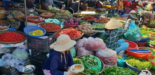 Dong Ba Market