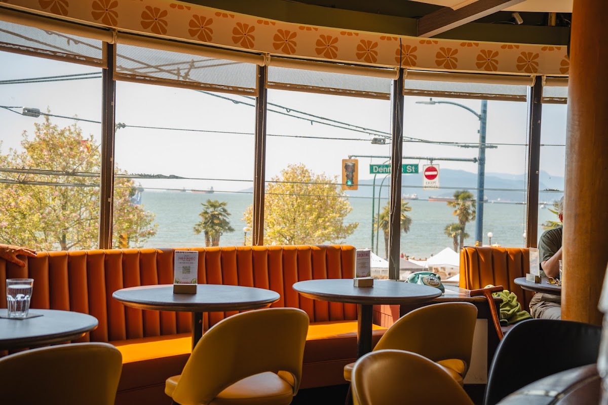 Bayside Lounge, English Bay