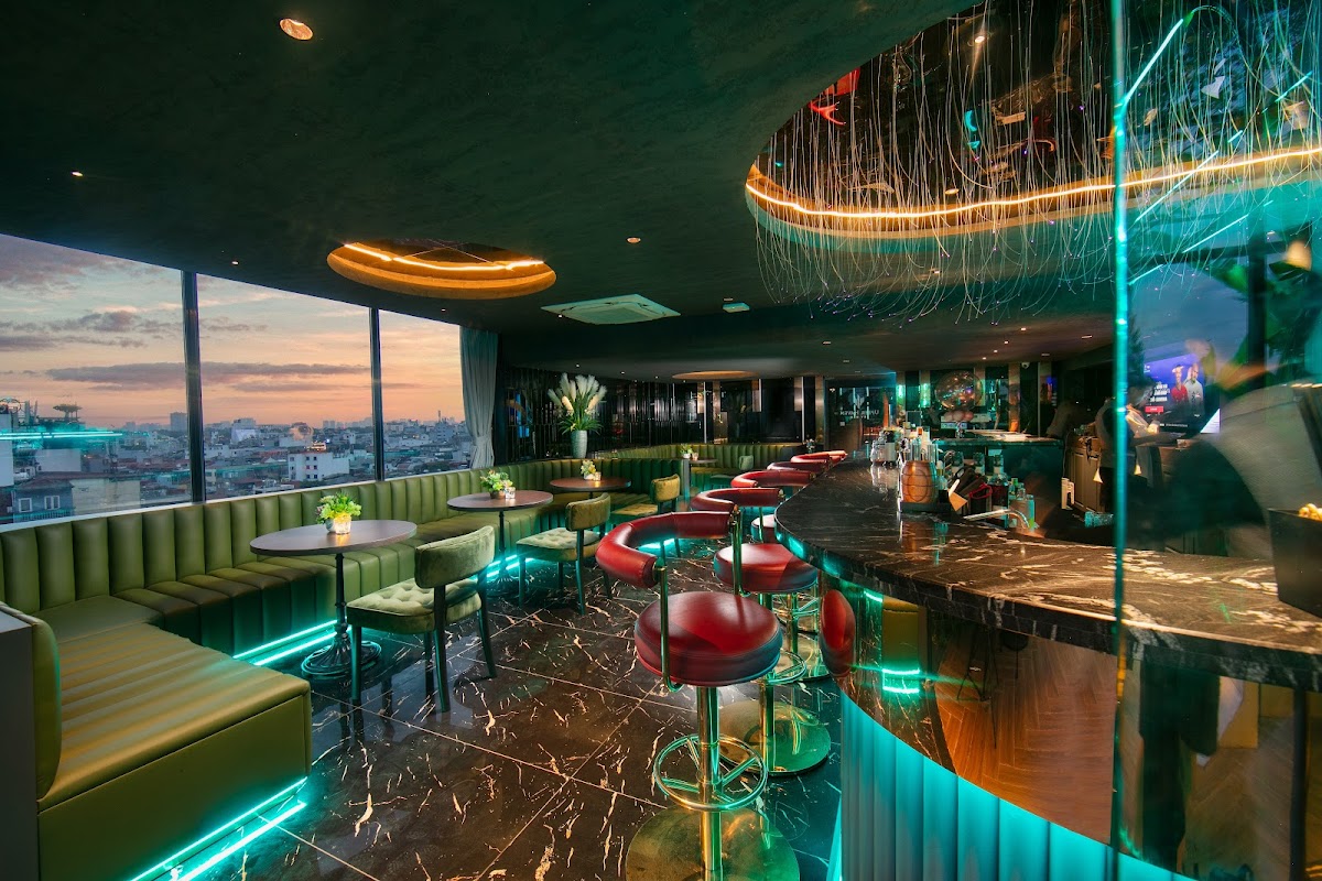 Upper Haven Sky Bar