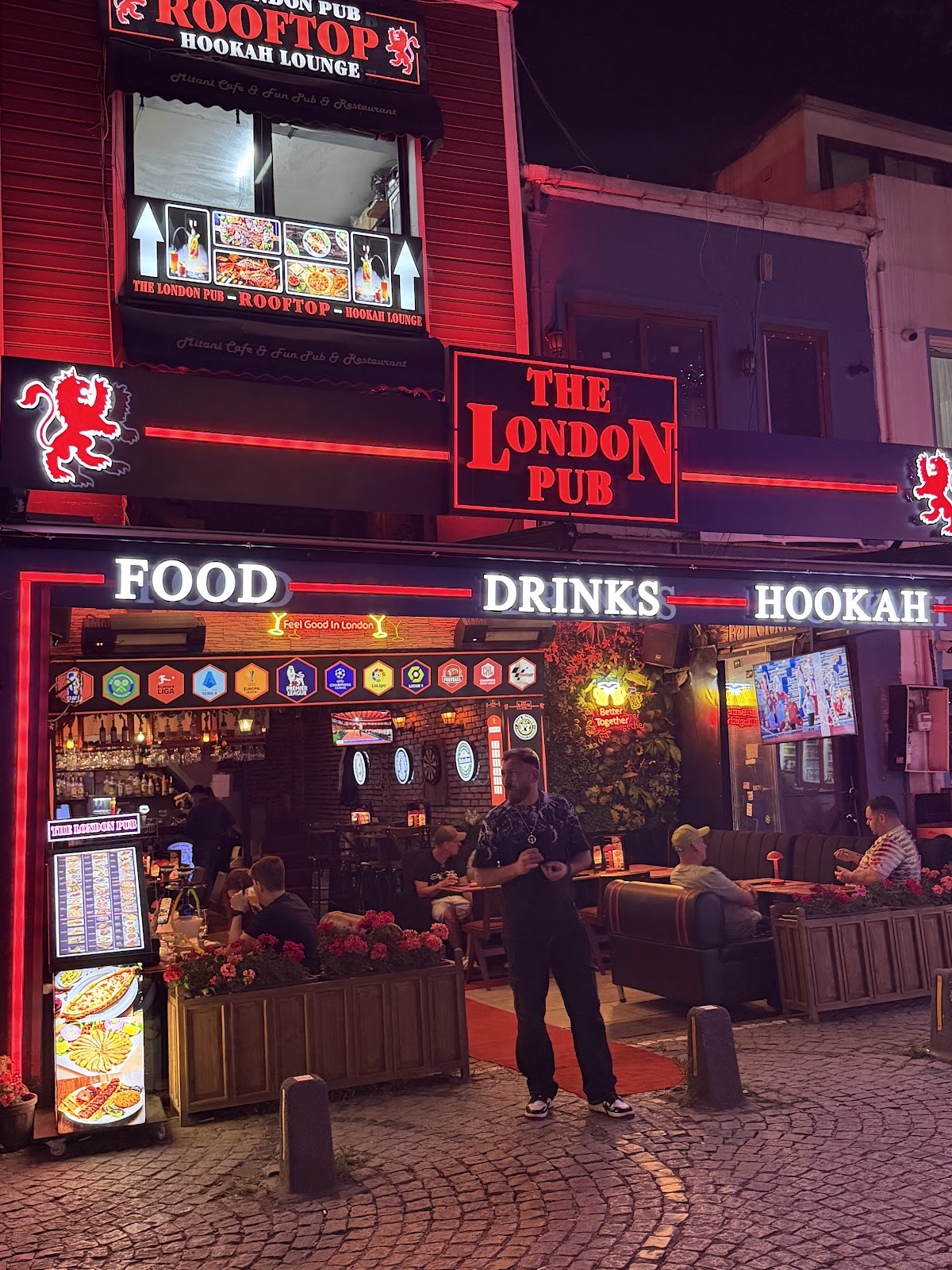 THE LONDON BAR
