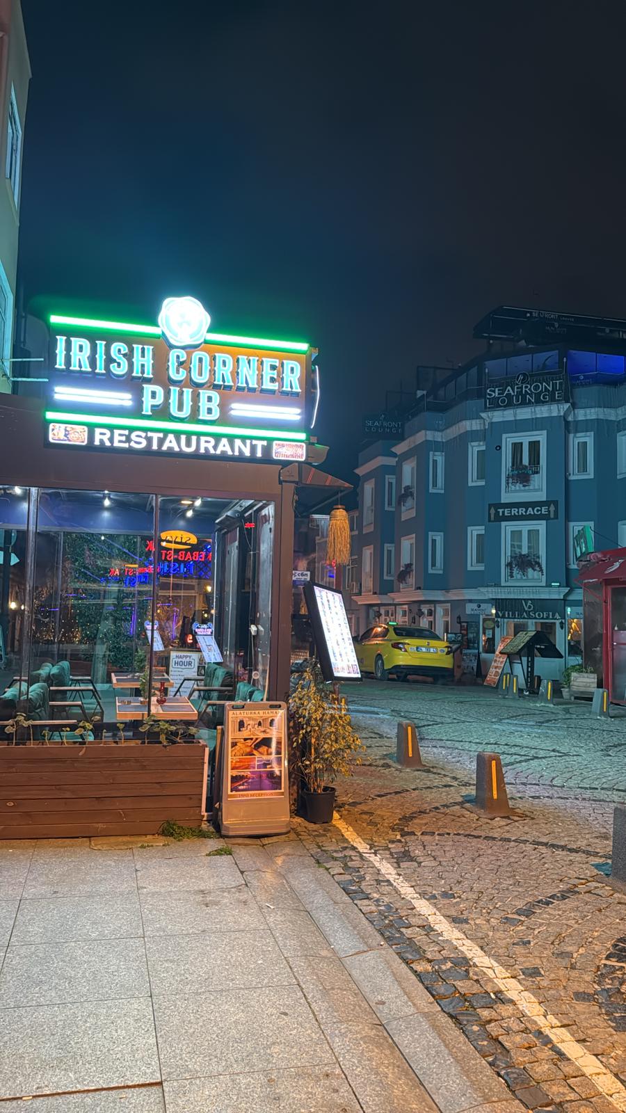 THE IRISH CORNER PUB