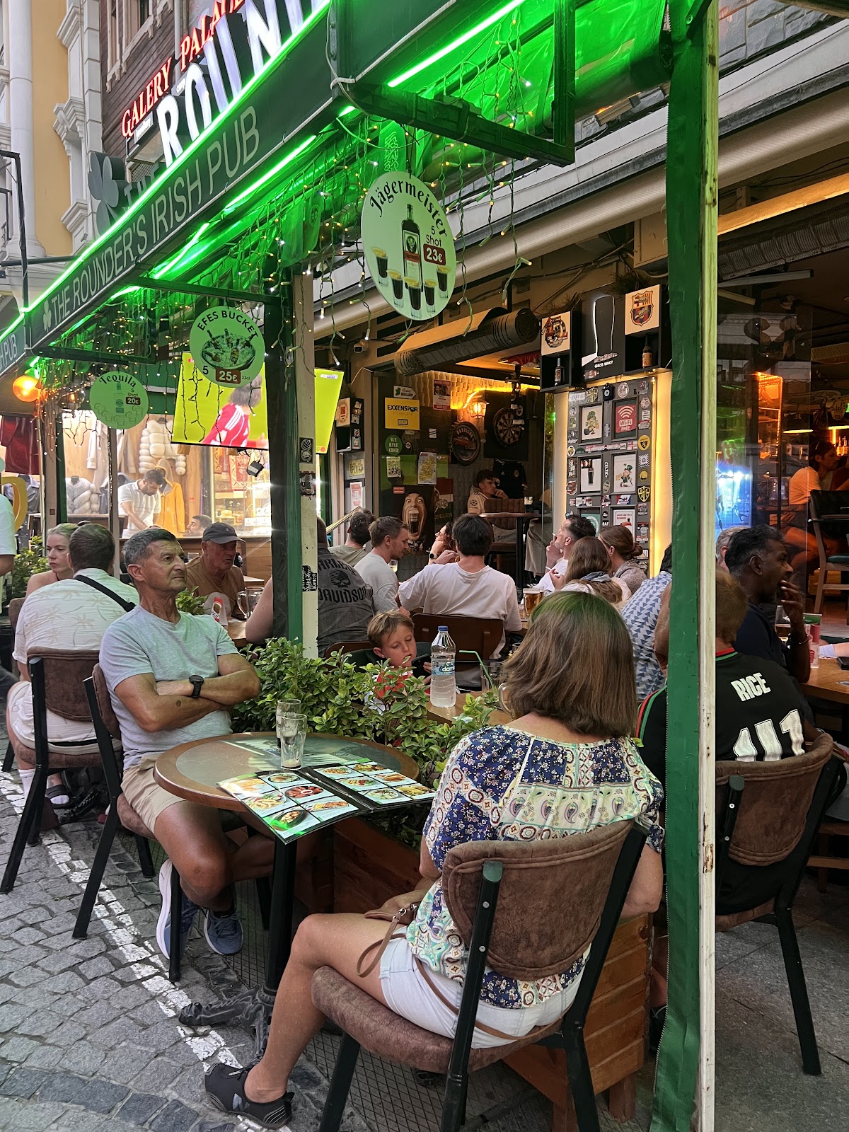 Rounders İrish Bar