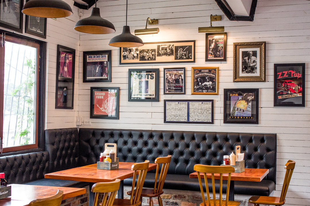 Smoking Molly -Blues & Jazz RestoBar