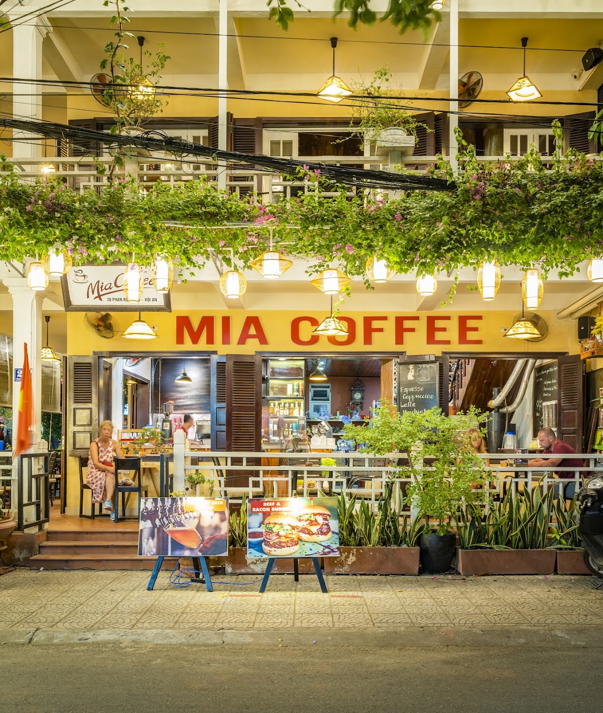 Mia Coffee