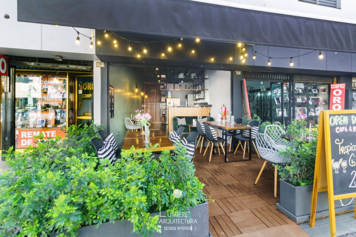 OPEN DECK BAR