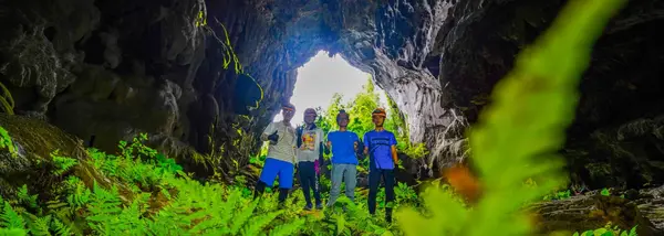 Elephant Cave and Ma Da Valley Jungle Trek, Phong Nha