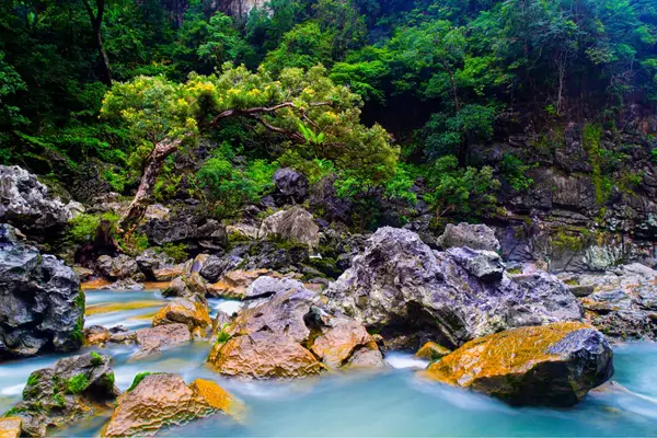 Hung Thoong Exploration: 悬浮湖和ma da水晶湖