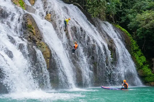 Phong Huong Adventure Overnight: 饶泉湖岛上营地过夜