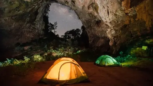Tiger Cave Series Adventure: 在越南最深的kong collapse天坑旁露营