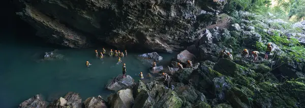 Tra Ang Excursion, Phong Nha